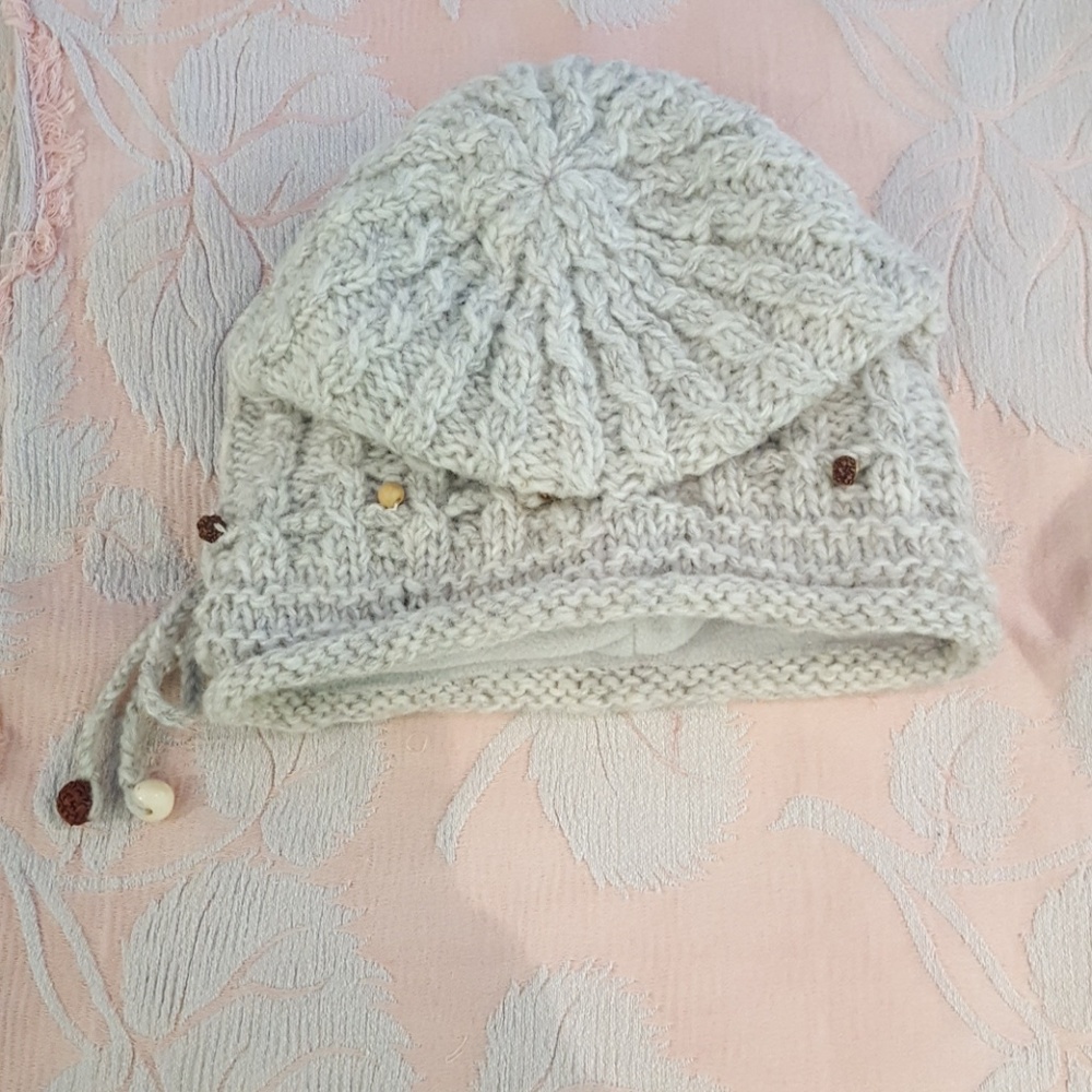 Cute wool fleece lined knit trendy slouch hat NWOT - Picture 2 of 4